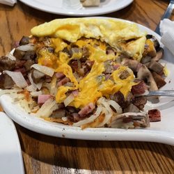 No Wake Bar and Grill - Meat lovers skillet