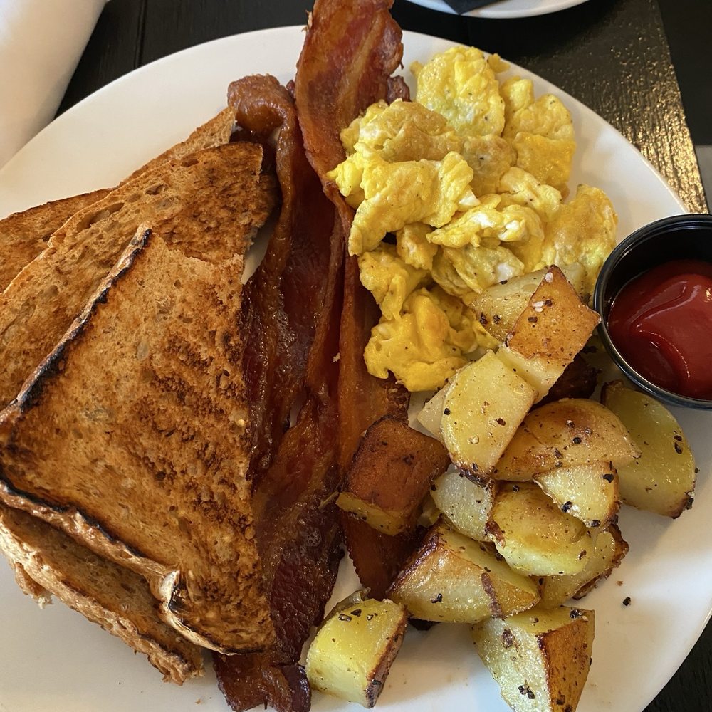 Full Breakfast w/Bacon Full Breakfast w/Bacon