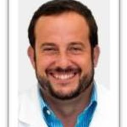 Aviles y Roman - Clinica dental malaga - Dr. Pablo Aviles