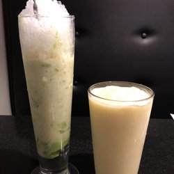 Crushed avocado smoothie and pineapple smoothie