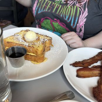 Rochester Brunch House - French toast and bacon - Breakfast & Brunch Near Me - Rochester, Michigan Rochester Brunch House - French toast and bacon - Breakfast & Brunch Near Me - Rochester, Michigan