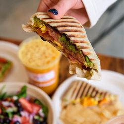 CraveWell Juicery & Cafe