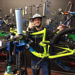 Echelon Bicycles - If you need some work done take it to the very knowledgeable staff at echelon bicycles