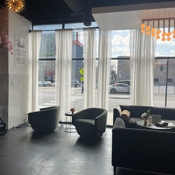 Brulee - Waiting area - Breakfast & Brunch Near Me - Chicago, Illinois