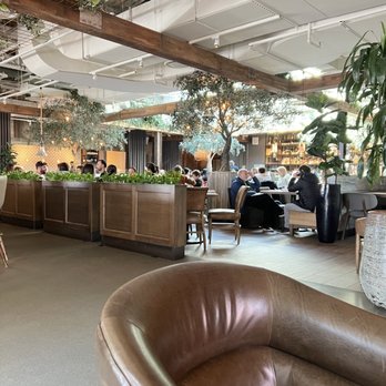 Aba - Dining area - Mediterranean Near Me - Chicago, Illinois