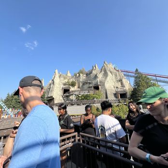 Canada's Wonderland - Lots of people at alpen fury. - Amusement Parks Near Me - Vaughan, Ontario