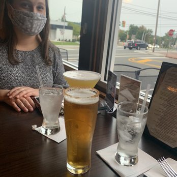 Cravin Thai - Shipyard Pumpkin Ale and pear martini - Thai Near Me - Hamburg, New Jersey