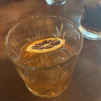Mackays On The Mile - Bees Knees - Restaurants Near Me - Edinburgh, EDH