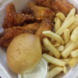 Hunny'z Wingz N Thingz - My new go to spot for lunch Charlie's signature wings are amazing! Decent prices and amazing flavor!