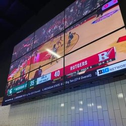 Rosco’s Sports Bar and Grill - Over 40 TVs at our bar!