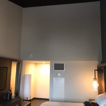 Seattle Airport Marriott - Bedroom - Hotels Near Me - Seattle, Washington