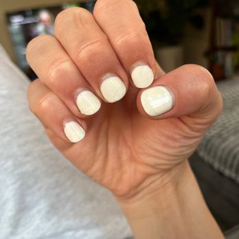 New Angel Nails - Photo take 1.5 weeks after gel manicure. Every single nail is cracked - Nail Salons Near Me - Oakland, California New Angel Nails - Photo take 1.5 weeks after gel manicure. Every single nail is cracked - Nail Salons Near Me - Oakland, California