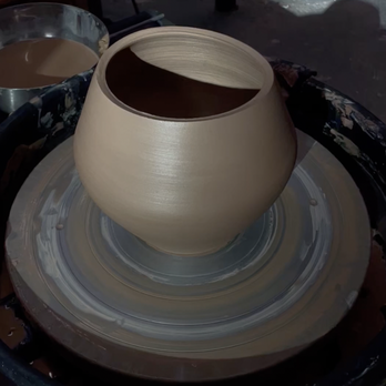 Clay CA - Wheel Throwing Course Piece - Art Classes Near Me - Los Angeles, California Clay CA - Wheel Throwing Course Piece - Art Classes Near Me - Los Angeles, California