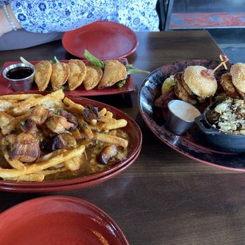 Brick and Bourbon - BLT sliders, Brussels, Poutine, Duck Wontons - Cocktail Bars Near Me - Eden Prairie, Minnesota