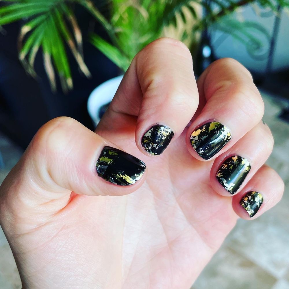 Black gel with gold and silver foil Black gel with gold and silver foil