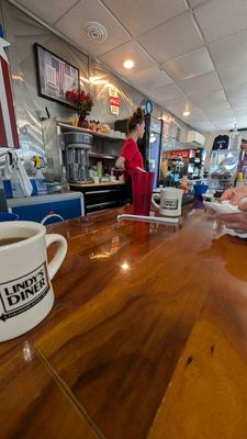 Lindy's Diner by null