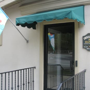 Emerald Hills Golf Course - Cool Bar for Members Only - Golf Near Me - Emerald Hills, California