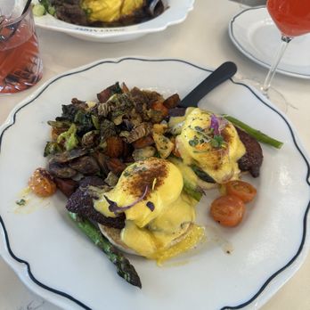 Sweet Maple - Eggs Benedict - Breakfast & Brunch Near Me - Cupertino, California