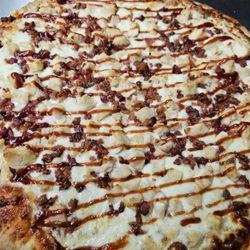 Silver Bullet Bar - Barbecue Chicken pizza