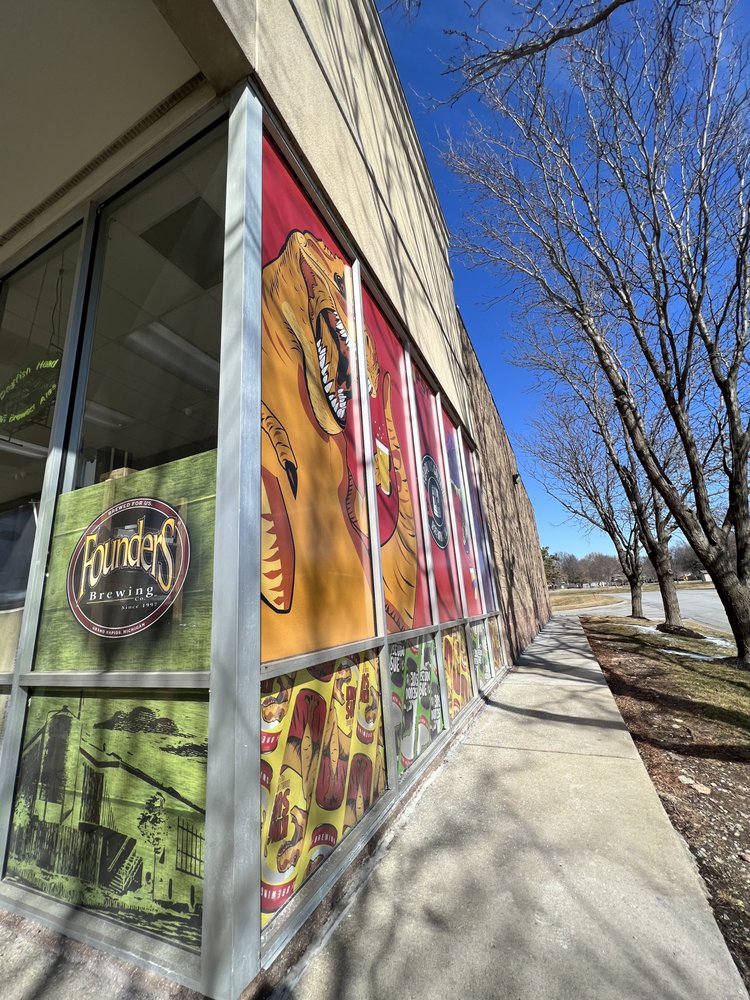 TIPSY’S LIQUOR Updated October 2024 51 Reviews 6840 Johnson Dr