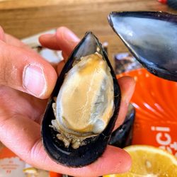 Midyeci Ahmet - Midye Dolma (stuffed mussels)