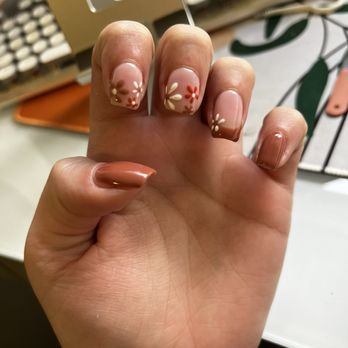 Ascend Nail Lounge - Nail Salons Near Me - Seattle, Washington
