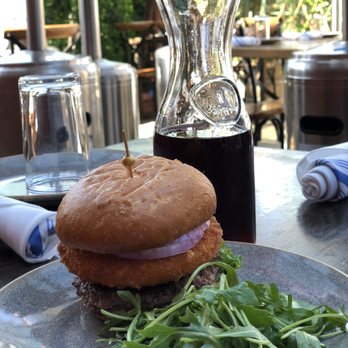 La Marcha Tapas Bar - Clásico Croqueta Burger - Spanish Near Me - Berkeley, California La Marcha Tapas Bar - Clásico Croqueta Burger - Spanish Near Me - Berkeley, California
