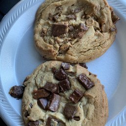 Reese's and chocolate chunk cookies!! Reese's and chocolate chunk cookies!!
