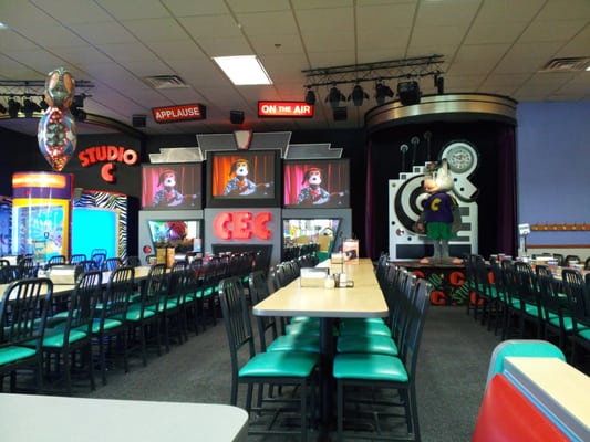 Chuck E. Cheese by null