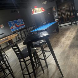 Reno's Sports Pub