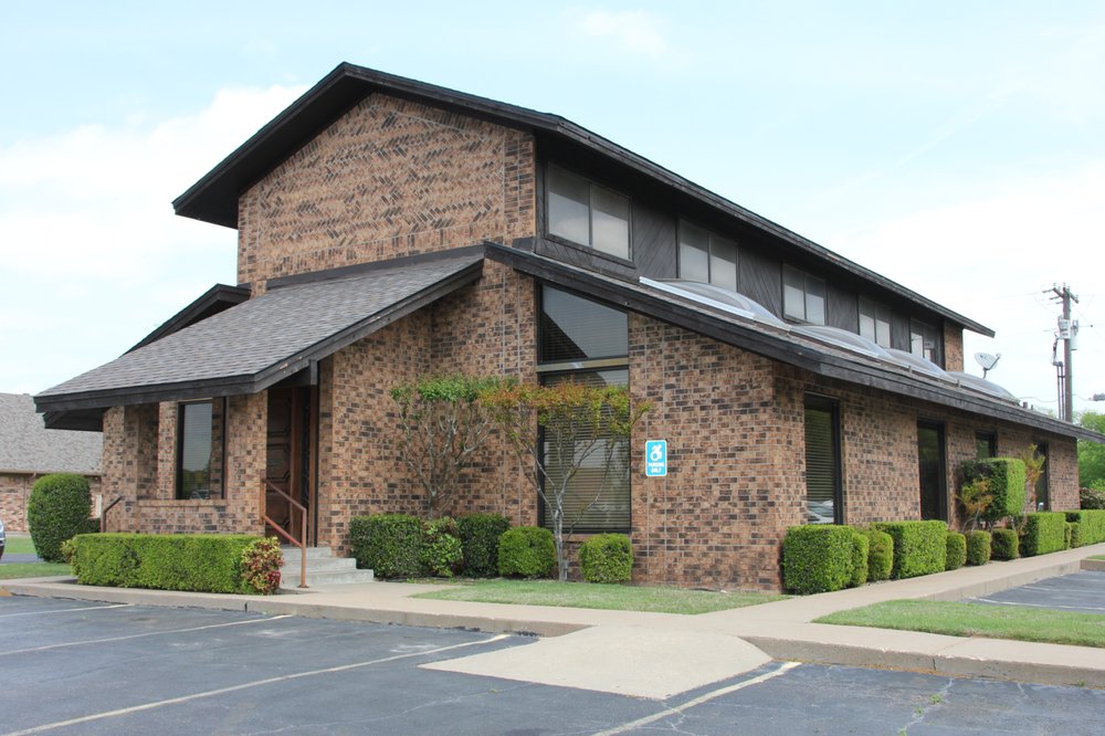 BENAGE DENTAL CARE Updated June 2024 13 Photos 302 N Ridgeway Dr