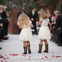 Allen Bryant Photography - One of the cutest jobs at a wedding.