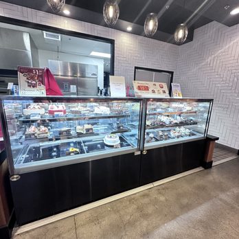 85°C Bakery Cafe-Simi Valley - All cakes & desserts - Coffee & Tea Near Me - Simi Valley, California