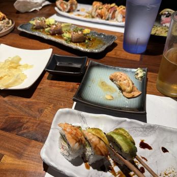 Hikari Sushi - Ichi Roll and SEARED SALMON SUSHI - Sushi Bars Near Me - Simi Valley, California