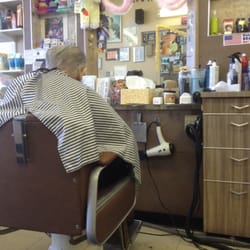 Different Strokes Unisex Barber Shop - Fred