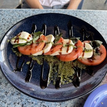 Purple Urchin - Caprese salad - American Near Me - Hampton, New Hampshire Purple Urchin - Caprese salad - American Near Me - Hampton, New Hampshire