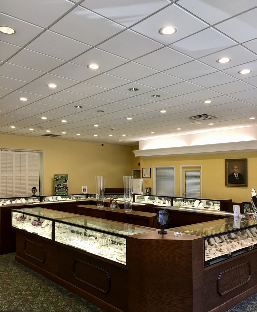 BOB’S JEWEL SHOP Updated July 2024 110 W Church St, Laurinburg