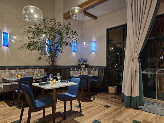 Abbracci Italian Cuisine & Cocktails by null