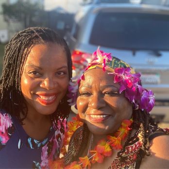 Le Fleur D Florals & Gifts - Fresh flower lei on head - Florists Near Me - Hercules, California
