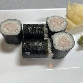 Komodo Loco - Yellowtail roll - - Sushi Bars Near Me - Denton, Texas Komodo Loco - Yellowtail roll - - Sushi Bars Near Me - Denton, Texas
