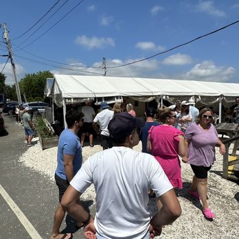 Lobster Landing - Line but moves fast. - Seafood Markets Near Me - Clinton, Connecticut