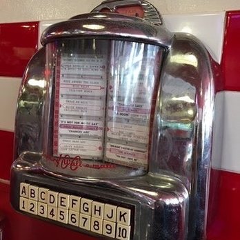 Busy Bee Cafe - Pick your songs and enjoy the oldies - Diners Near Me - Ventura, California Busy Bee Cafe - Pick your songs and enjoy the oldies - Diners Near Me - Ventura, California
