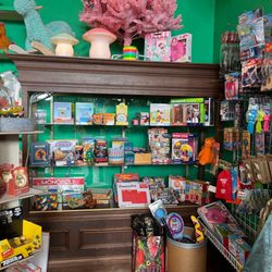 Heebe Jeebe General Store - Love all these icon old toys hee