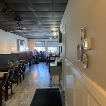 Tom’s Place Restaurant - Interior - American Near Me - High Point, North Carolina