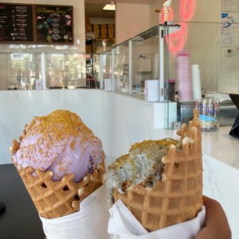 Sorry Not Sorry Creamery - Honey lavender  S'mores - Ice Cream & Frozen Yogurt Near Me - Long Beach, California