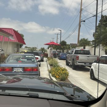 In-N-Out Burger - 2 separate line drive thru - Burgers Near Me - Santa Ana, California In-N-Out Burger - 2 separate line drive thru - Burgers Near Me - Santa Ana, California