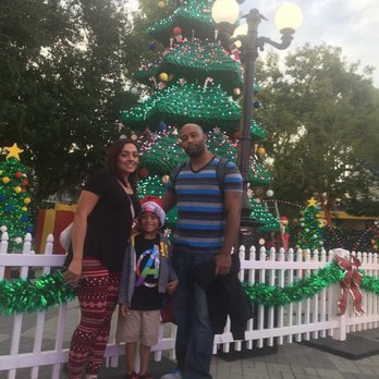 LEGOLAND - Lego Christmas tree! - Amusement Parks Near Me - Winter Haven, Florida