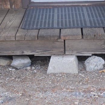 Elk Lake Resort - Cabin 17 - no step off front porch.  Too much of a drop off to have no step.  Dangerous! - Resorts Near Me - Bend, Oregon