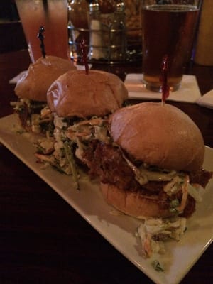 Suki's Bar & Grill by null