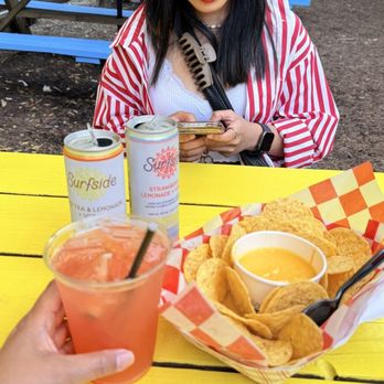 Island Party Hut - Hawaiian Near Me - Chicago, Illinois Island Party Hut - Hawaiian Near Me - Chicago, Illinois